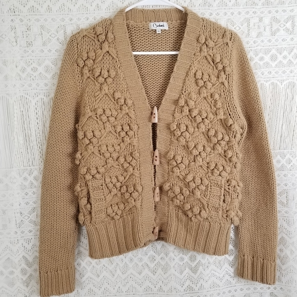 Vintage Sweaters - Carducci Bobble Wool Blend Toggle Button Sweater